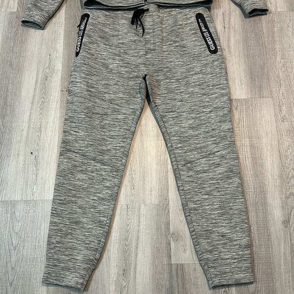 Men Guess Sweatsuit - Picture 3 of 8